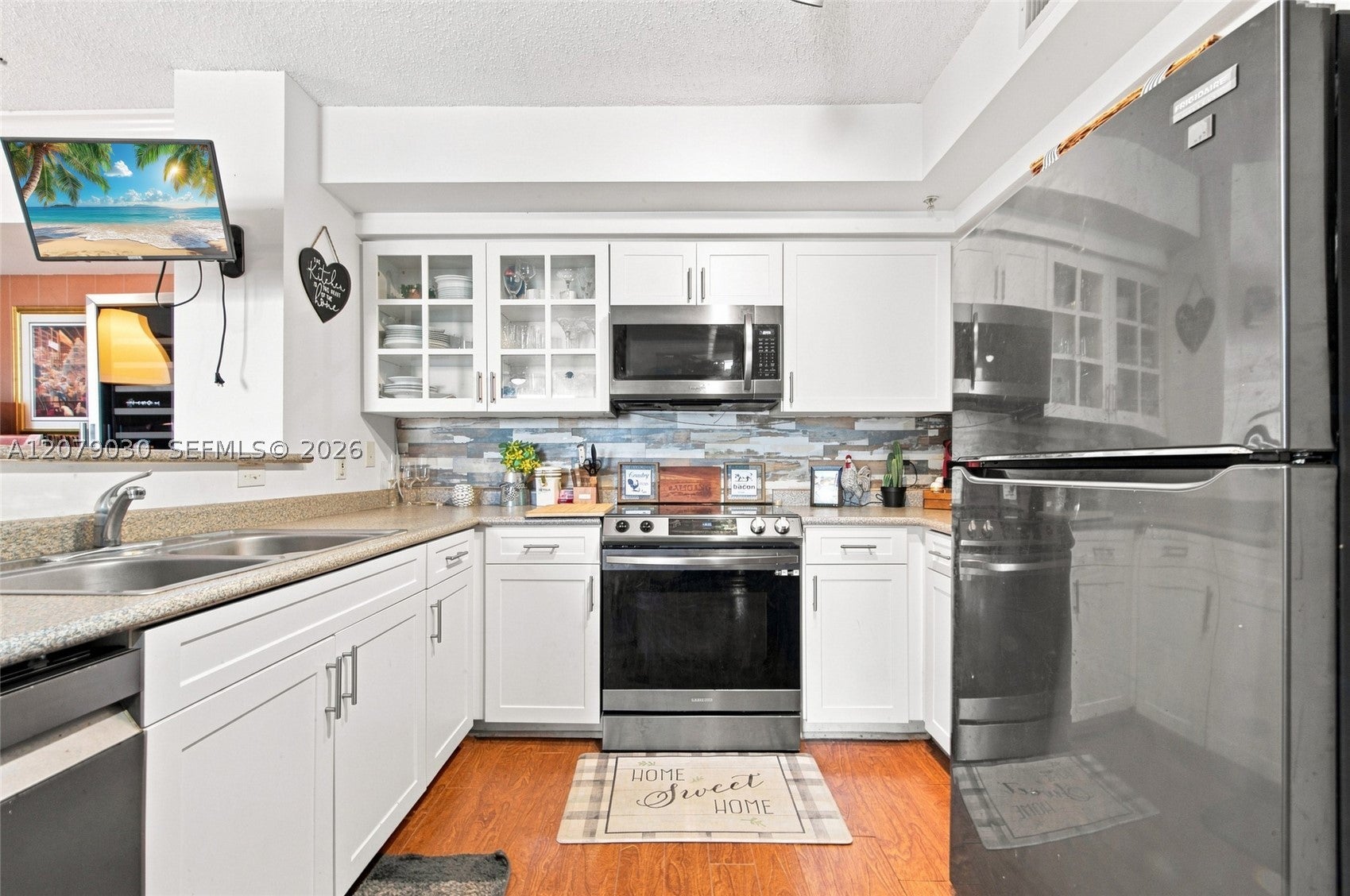 1919 Van Buren St 614A
