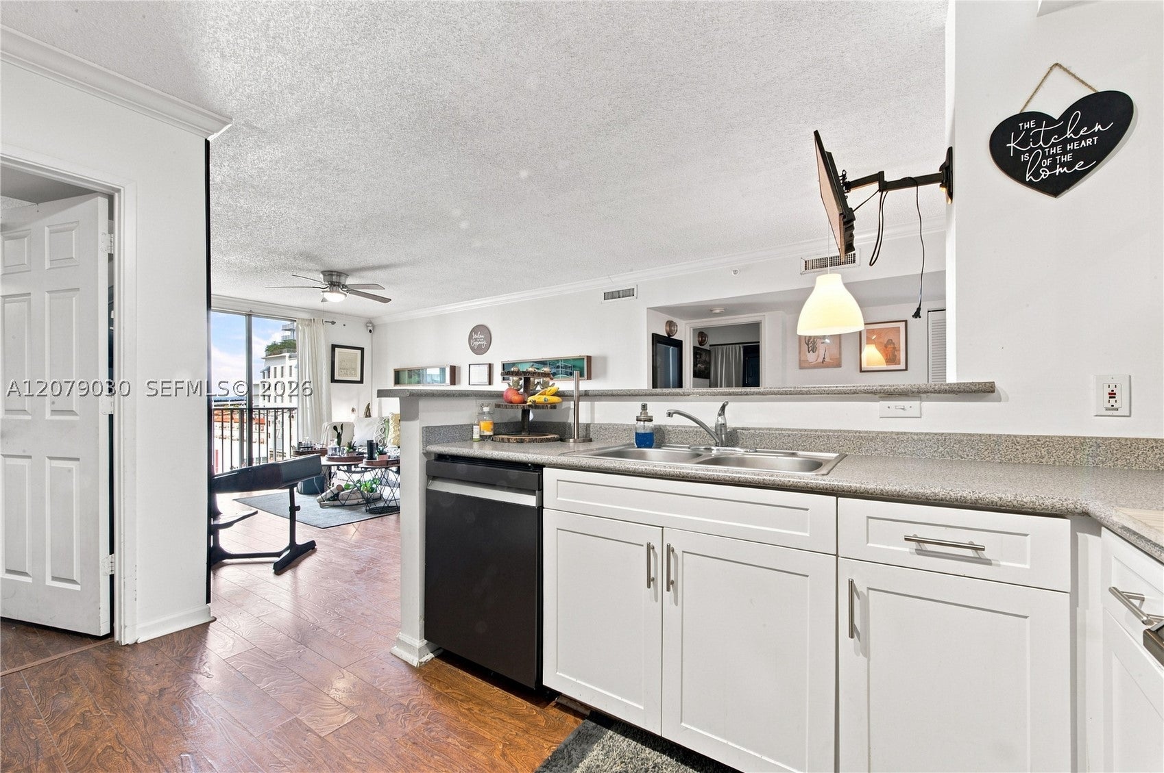 1919 Van Buren St 614A