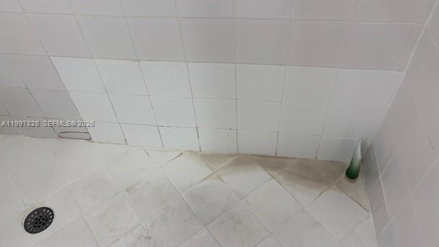 EL-AD RESIDENCES AT MIRAM - Residential Lease