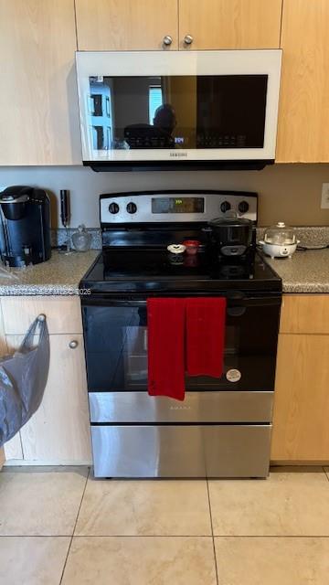 EL-AD RESIDENCES AT MIRAM - Residential Lease