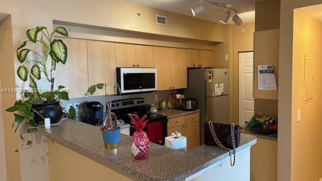 EL-AD RESIDENCES AT MIRAM - Residential Lease