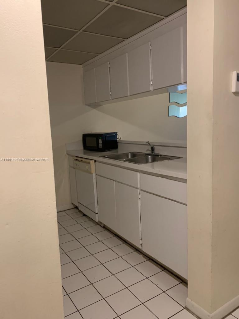 LAS VISTAS AT DORAL CONDO - Residential Lease