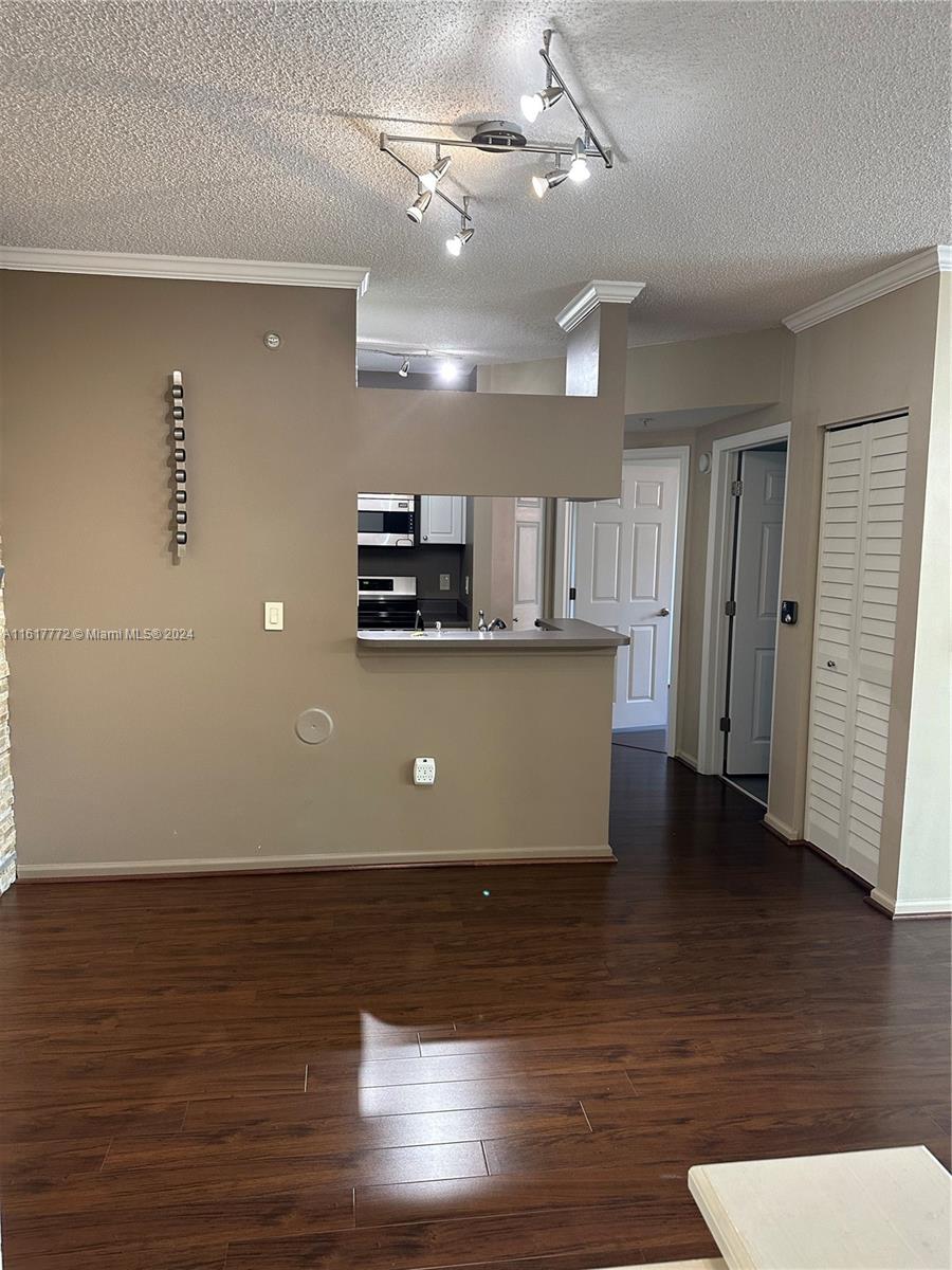 PORTO BELLAGIO CONDO - Residential Lease
