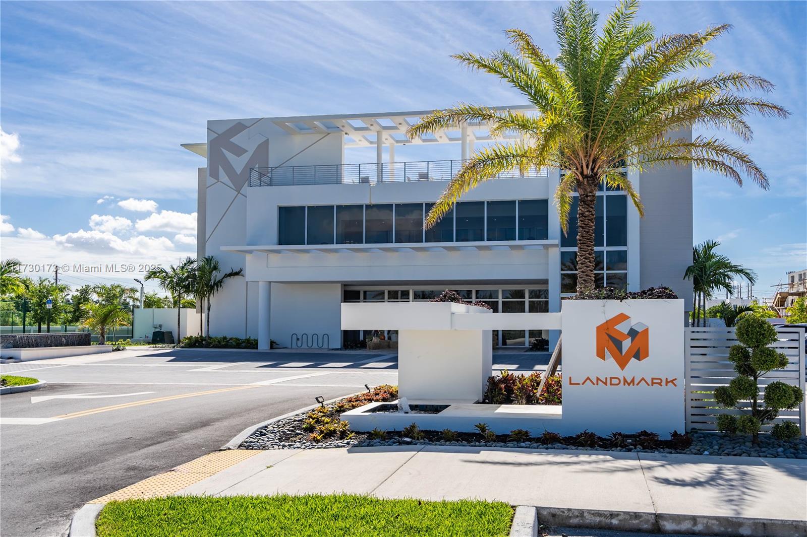 Rental Property at 10410 Nw 67th St Next Gend, Doral, Miami-Dade County, Florida - Bathrooms: 1  - $2,000 MO.
