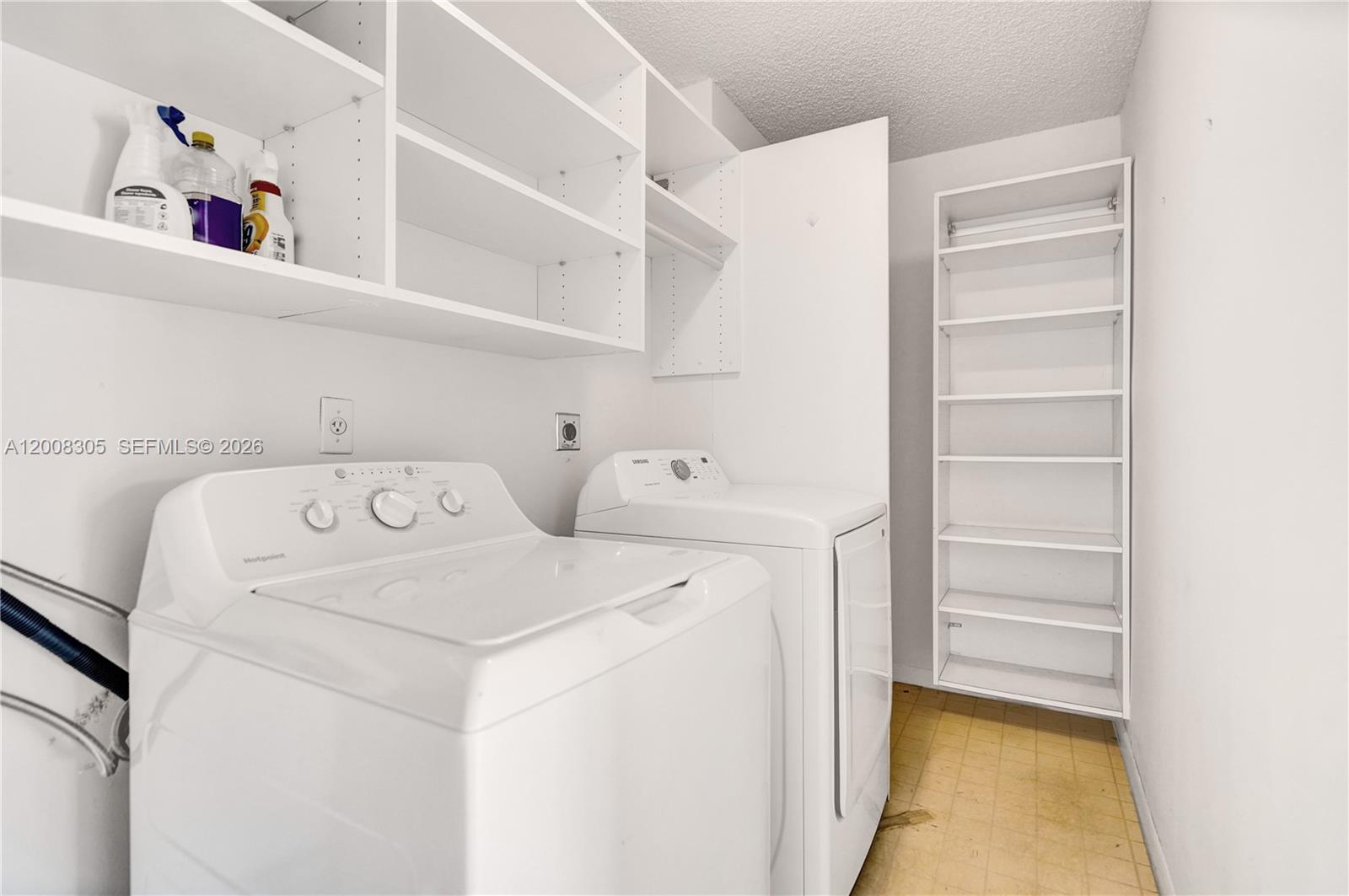 EMERALD POINTE 1 - Residential