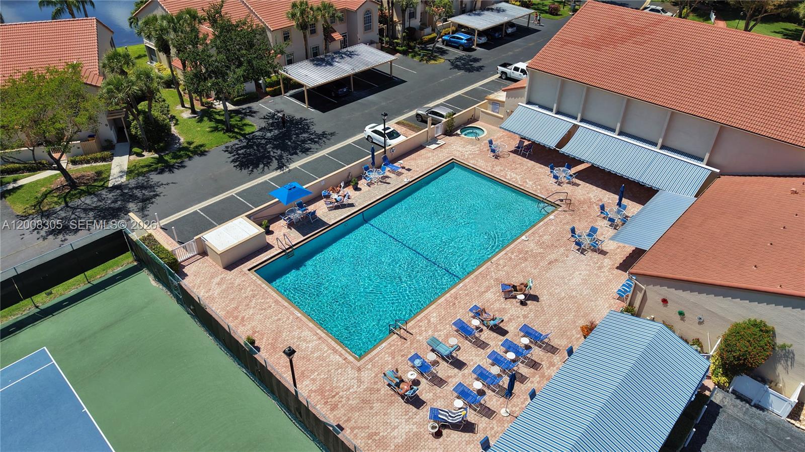 EMERALD POINTE 1 - Residential