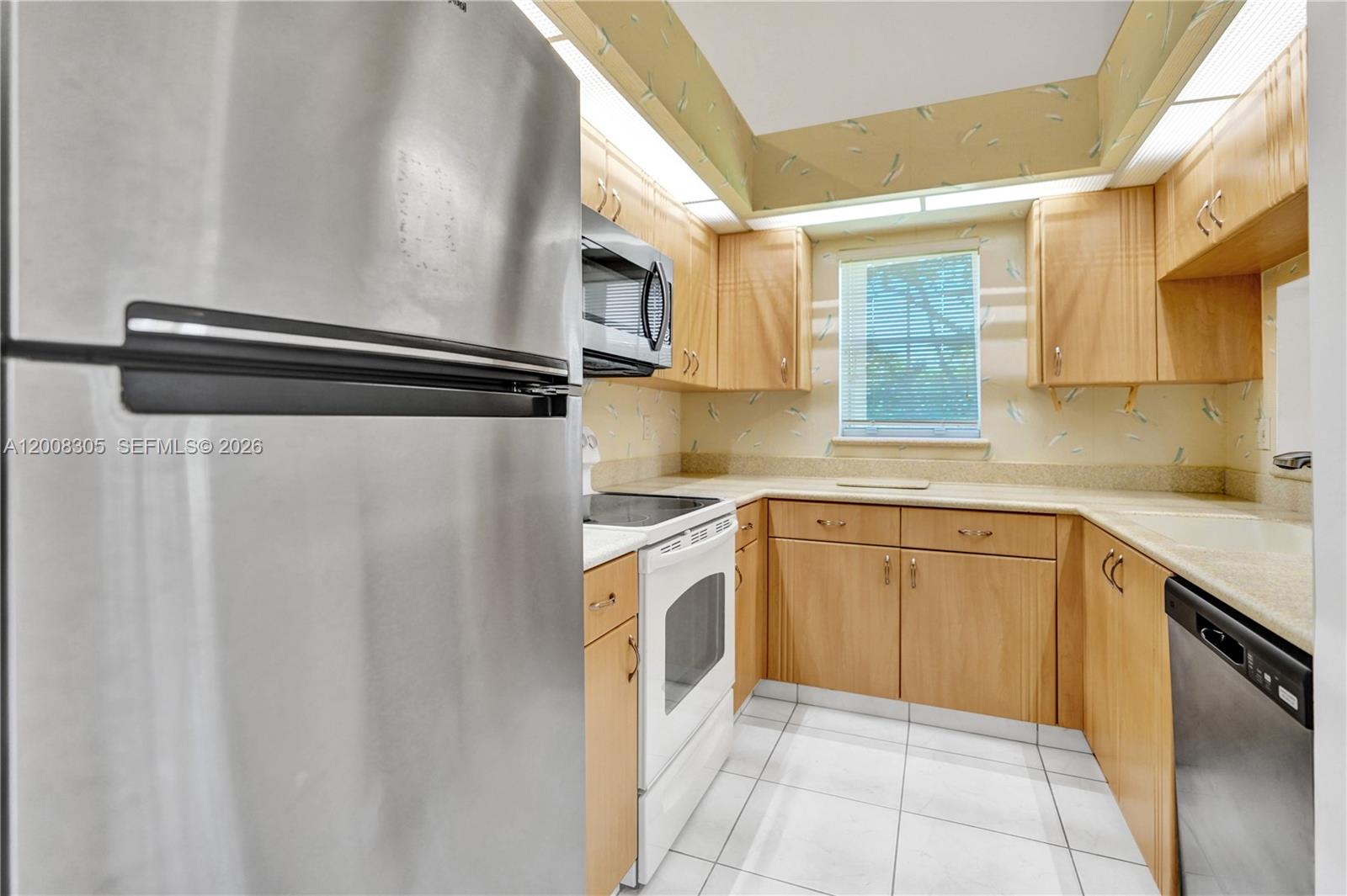 EMERALD POINTE 1 - Residential