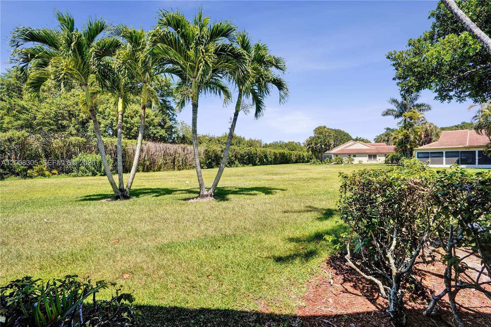 EMERALD POINTE 1 - Residential