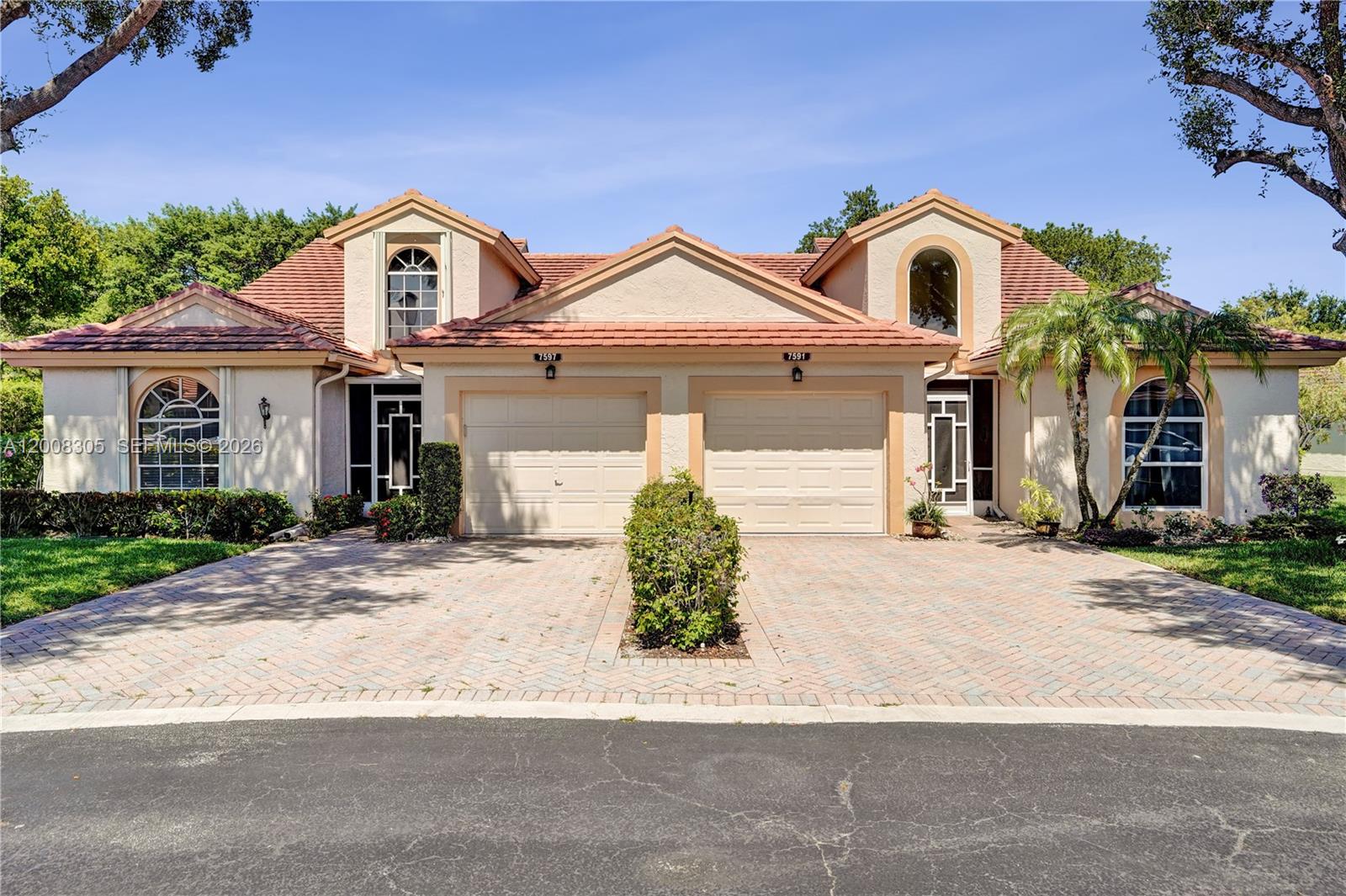 EMERALD POINTE 1 - Residential