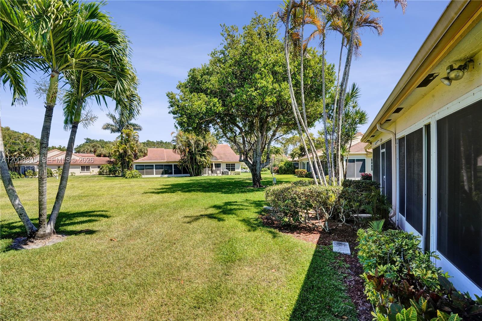 EMERALD POINTE 1 - Residential