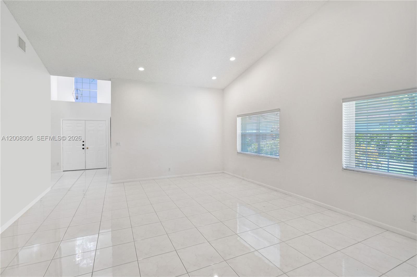EMERALD POINTE 1 - Residential