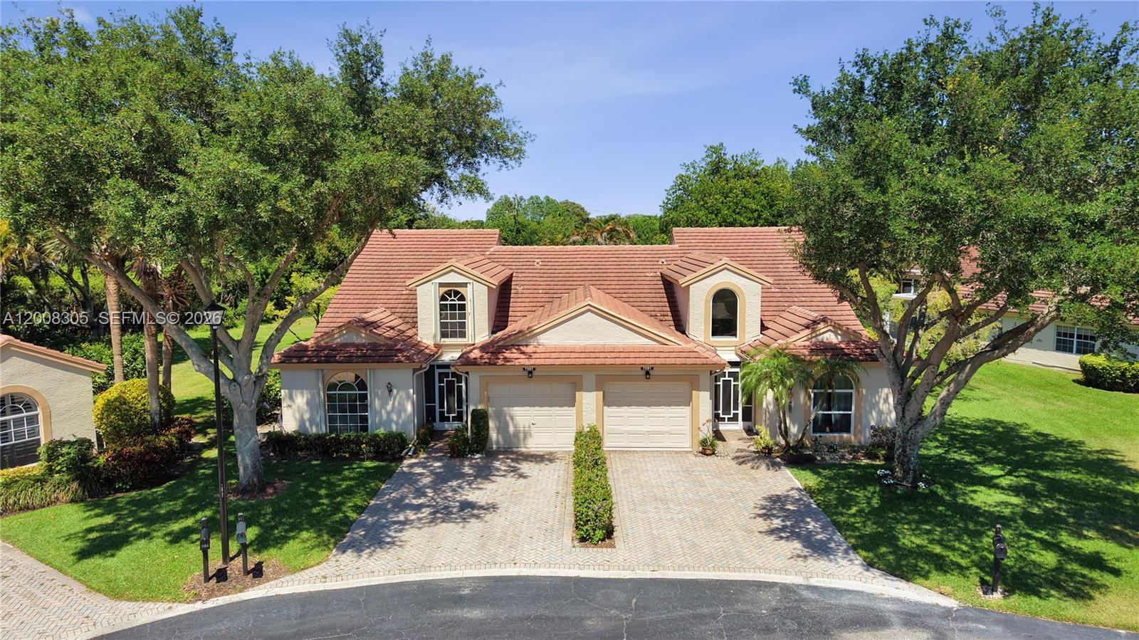 EMERALD POINTE 1 - Residential