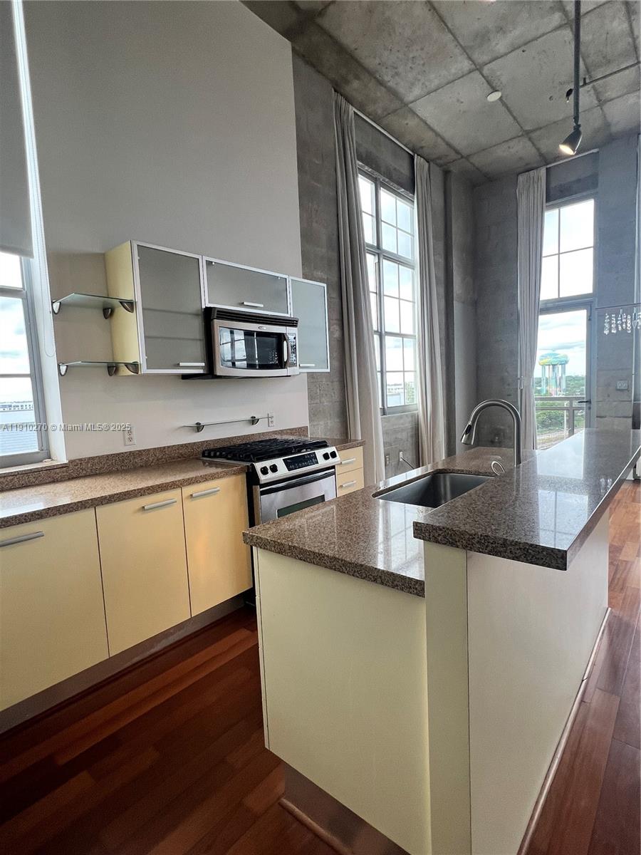 FOUNDRY LOFTS CONDO - Residential Lease