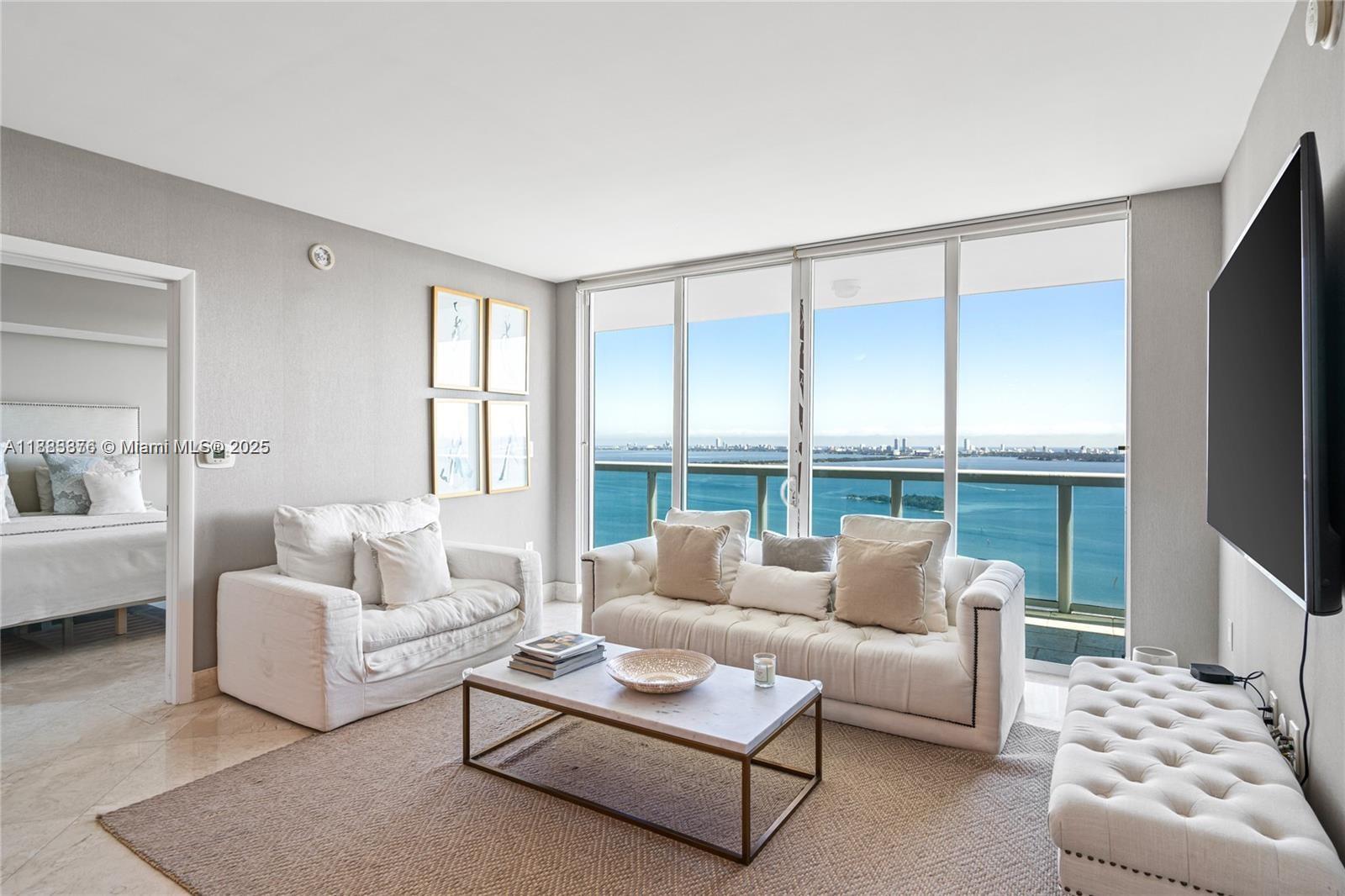 1800 CLUB CONDO - Residential Lease