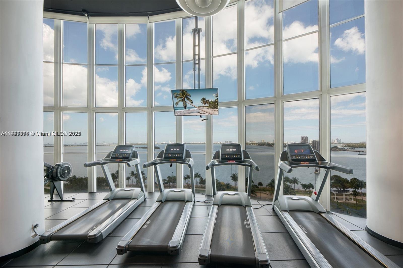 1800 CLUB CONDO - Residential Lease