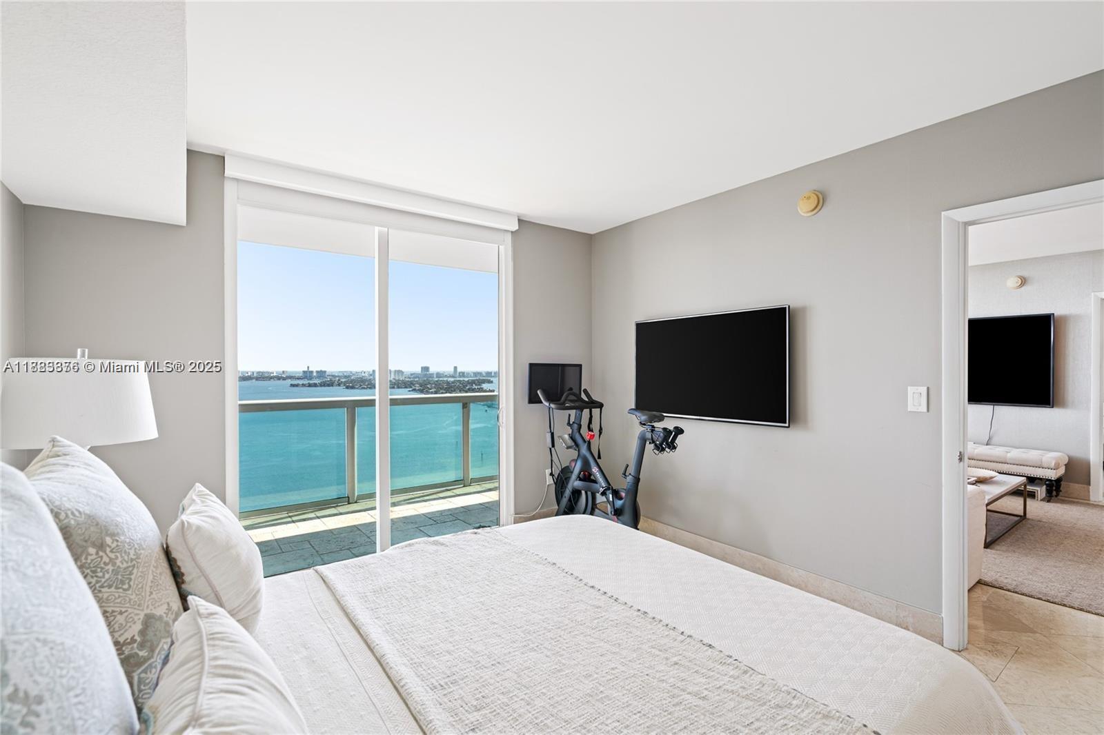 1800 CLUB CONDO - Residential Lease