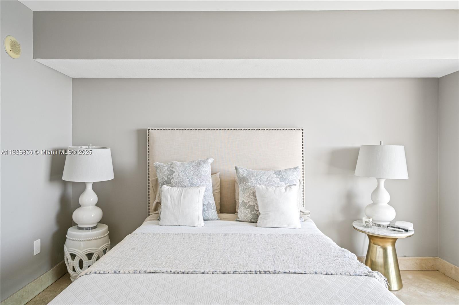 1800 CLUB CONDO - Residential Lease