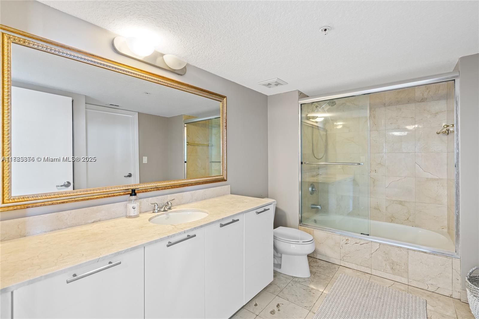 1800 CLUB CONDO - Residential Lease