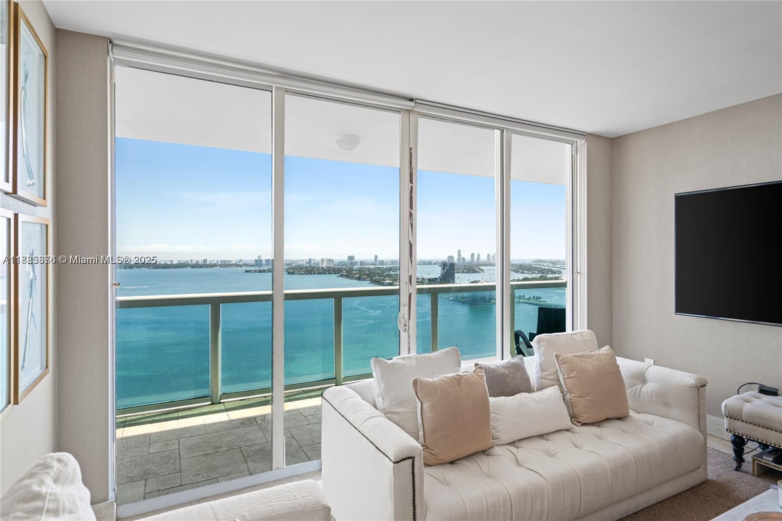 1800 CLUB CONDO - Residential Lease