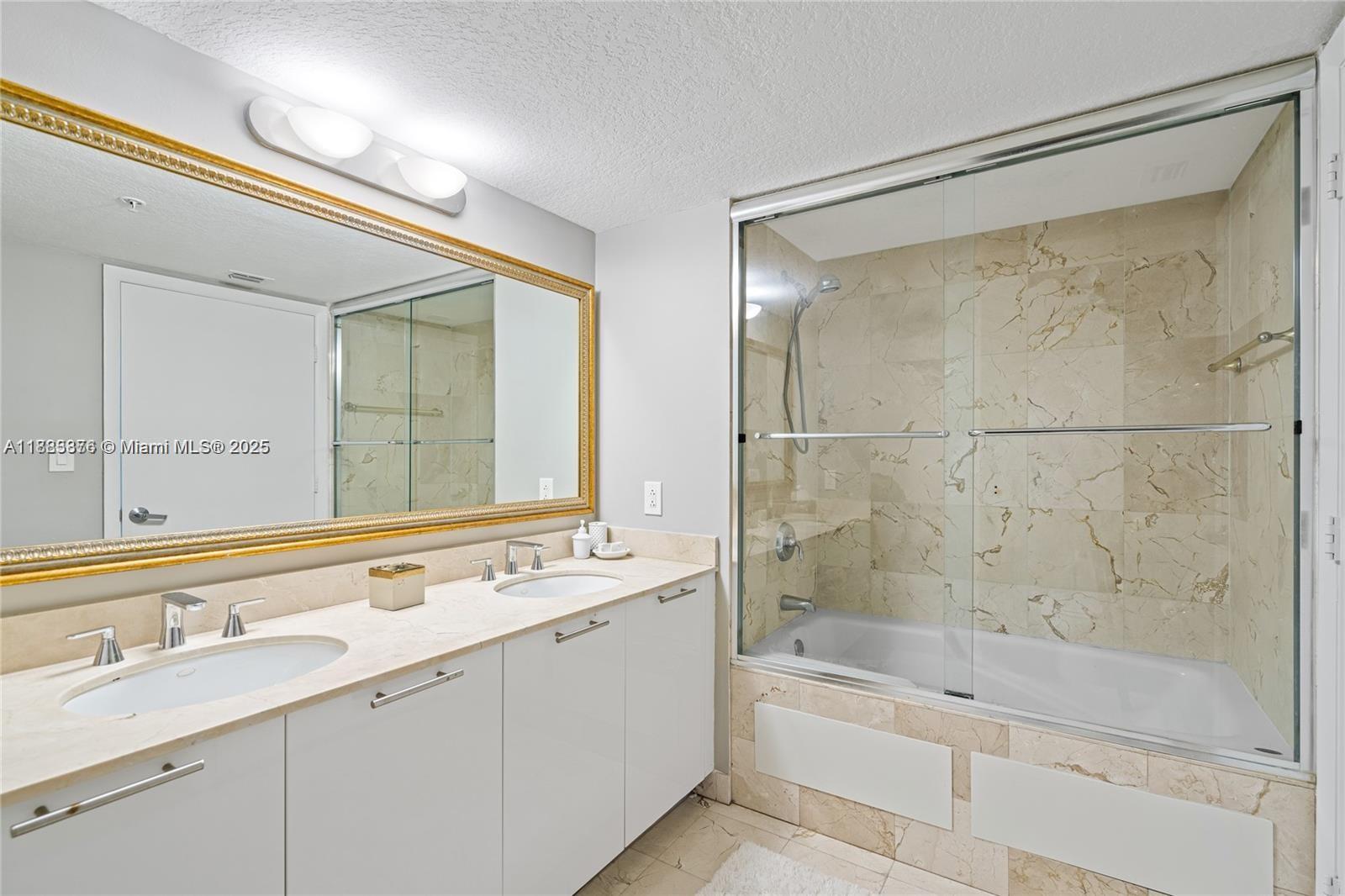 1800 CLUB CONDO - Residential Lease