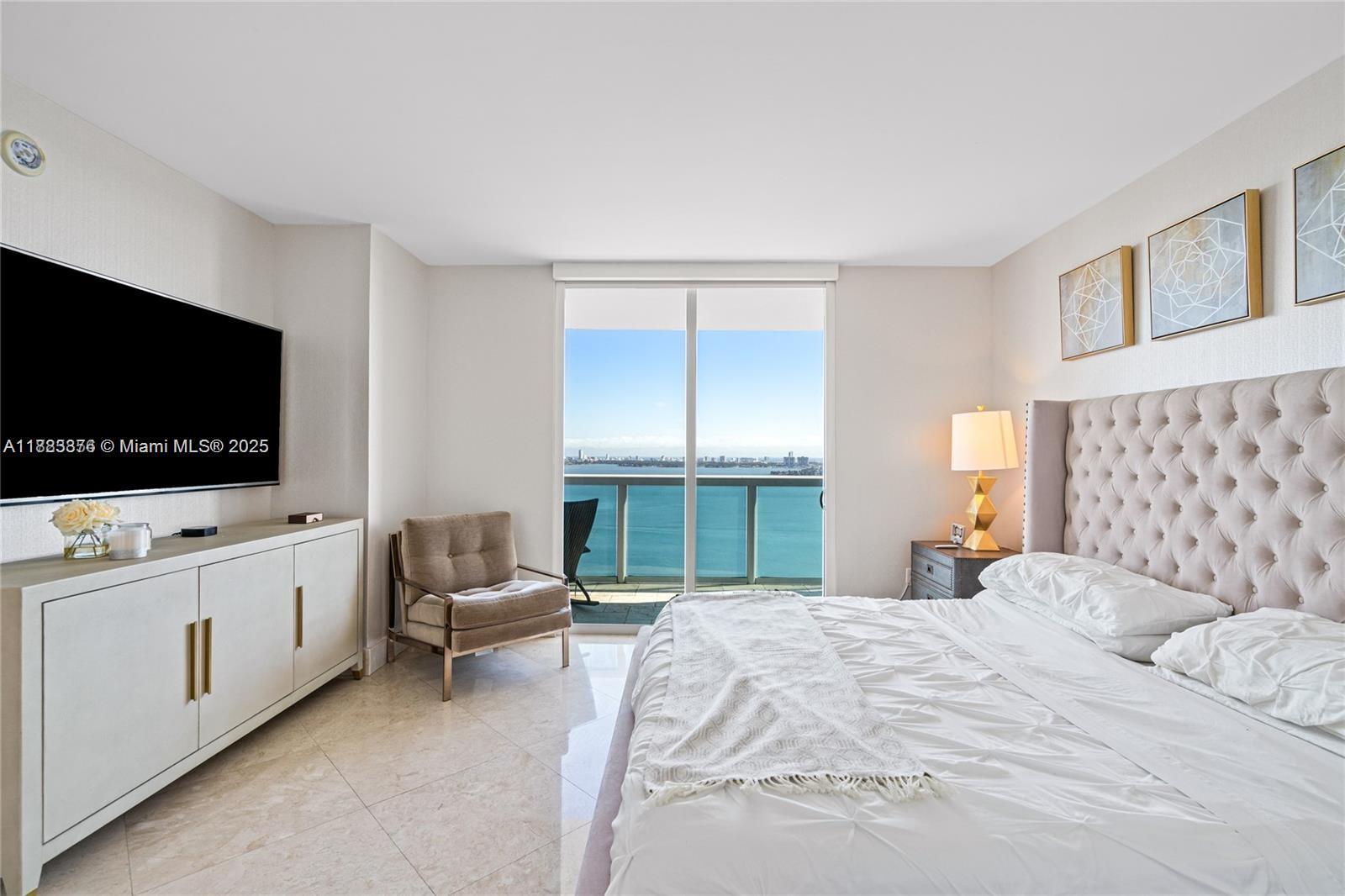 1800 CLUB CONDO - Residential Lease