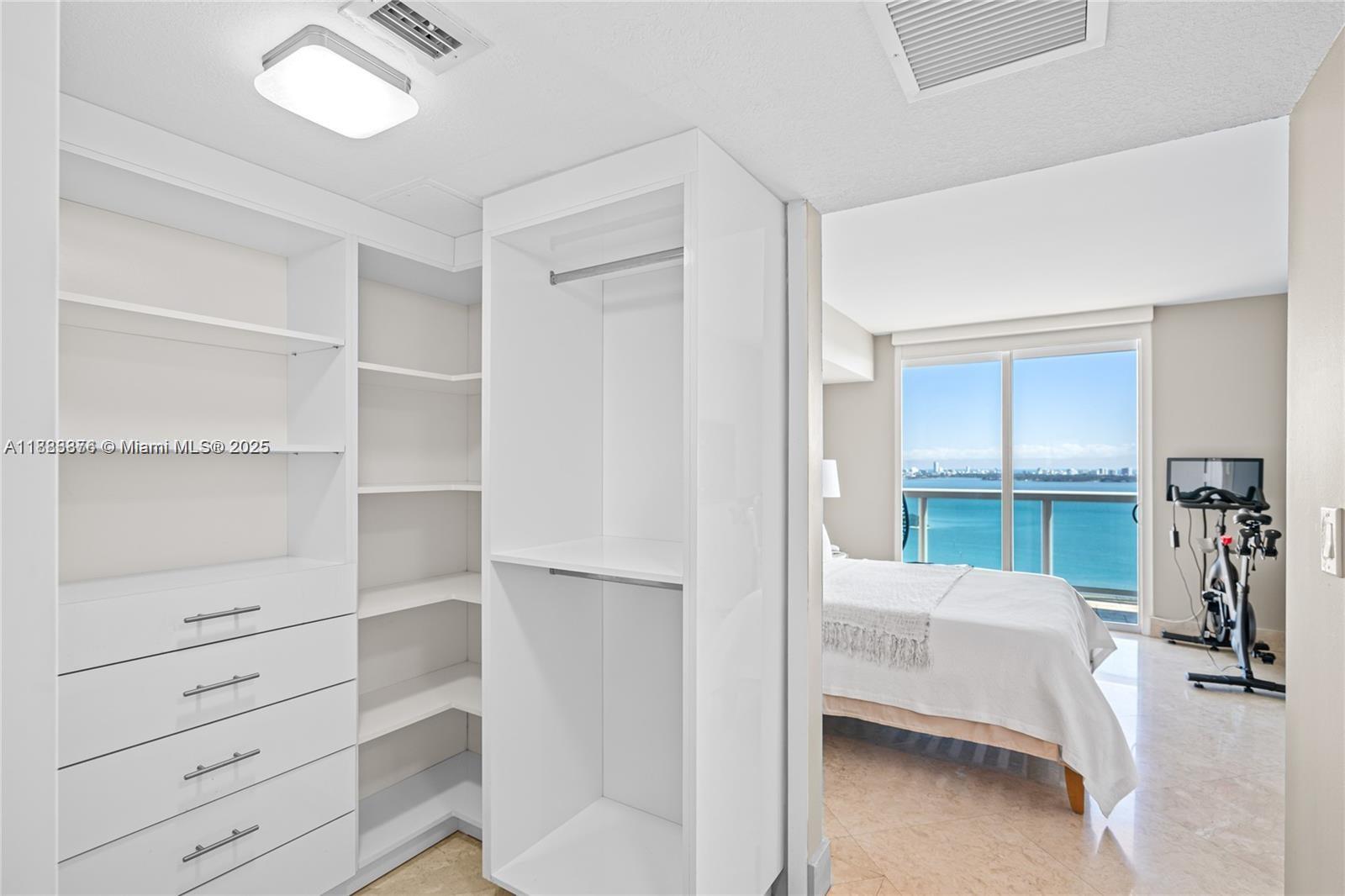 1800 CLUB CONDO - Residential Lease