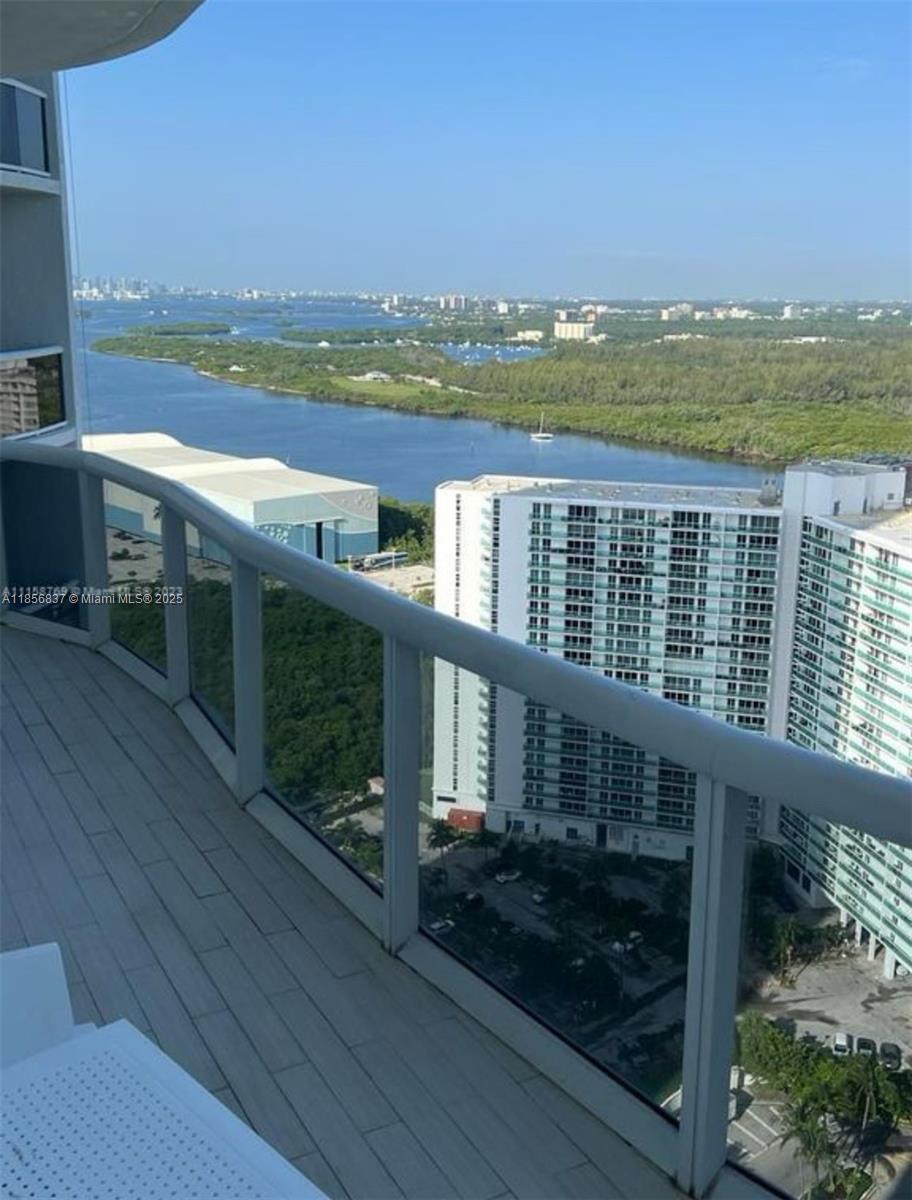 TDR TOWER III CONDO - Residential Lease