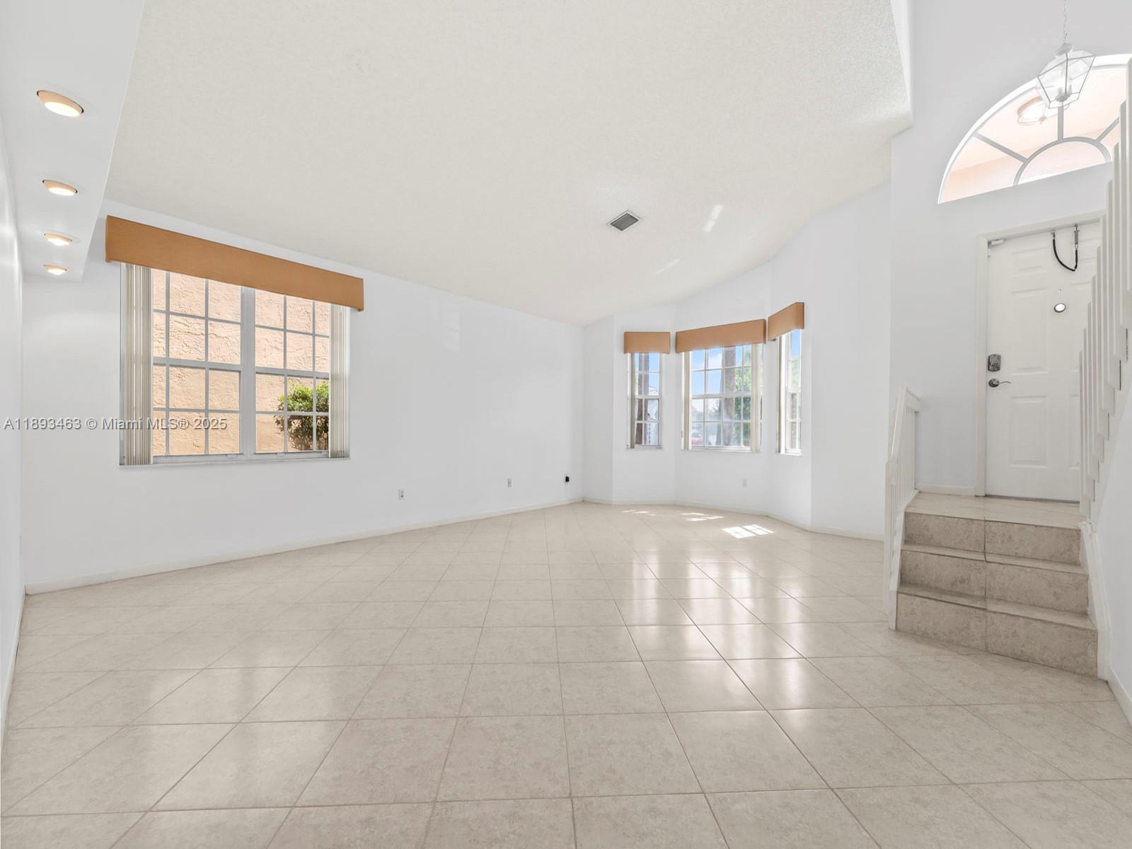 TOWNGATE - Residential