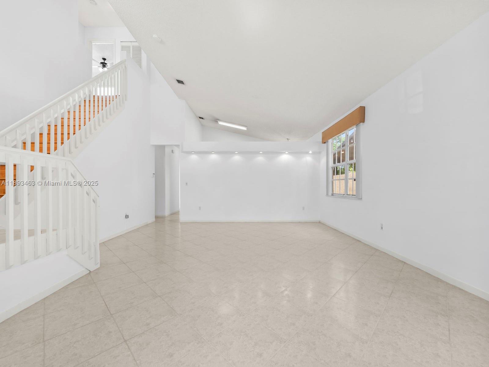 TOWNGATE - Residential