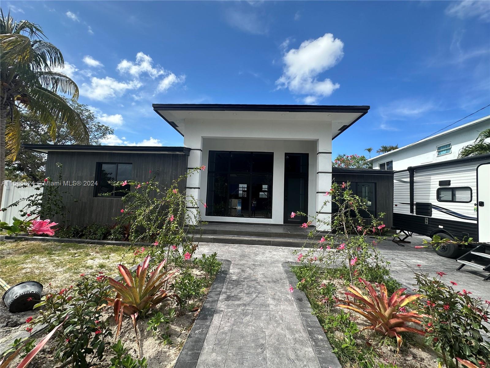Property for Sale at 224 Sw 12th St St, Dania Beach, Miami-Dade County, Florida - Bedrooms: 6 
Bathrooms: 6  - $1,299,000