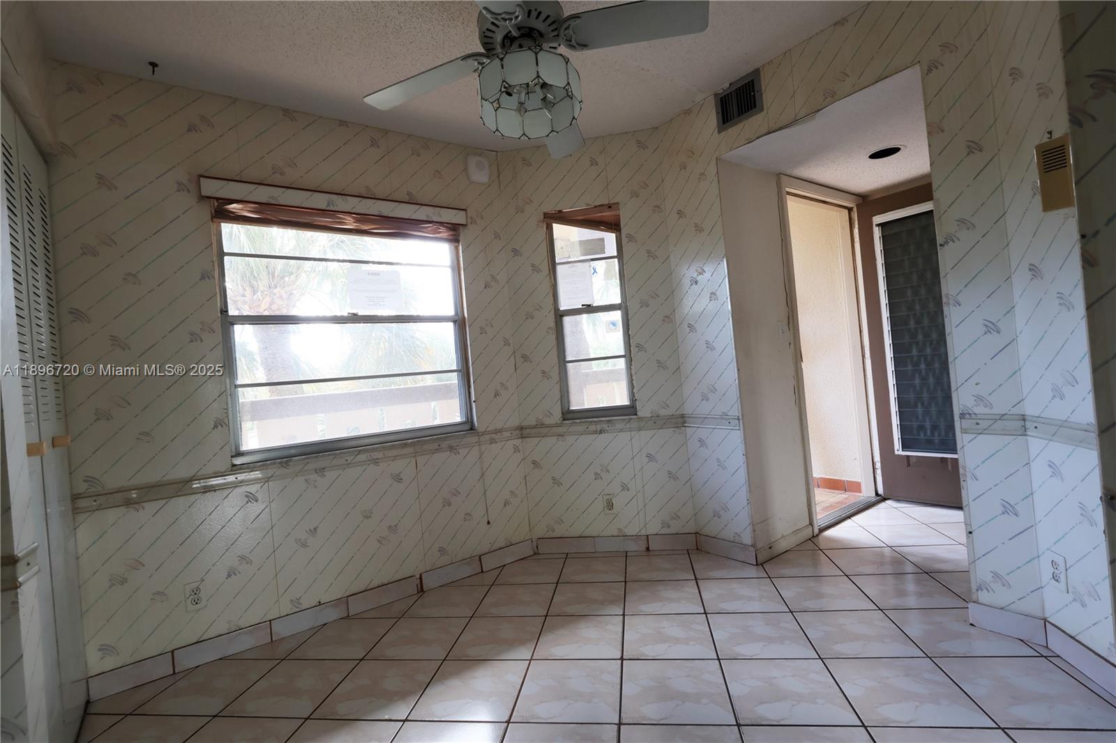 ANDROS VILLAGE E CONDO - Residential