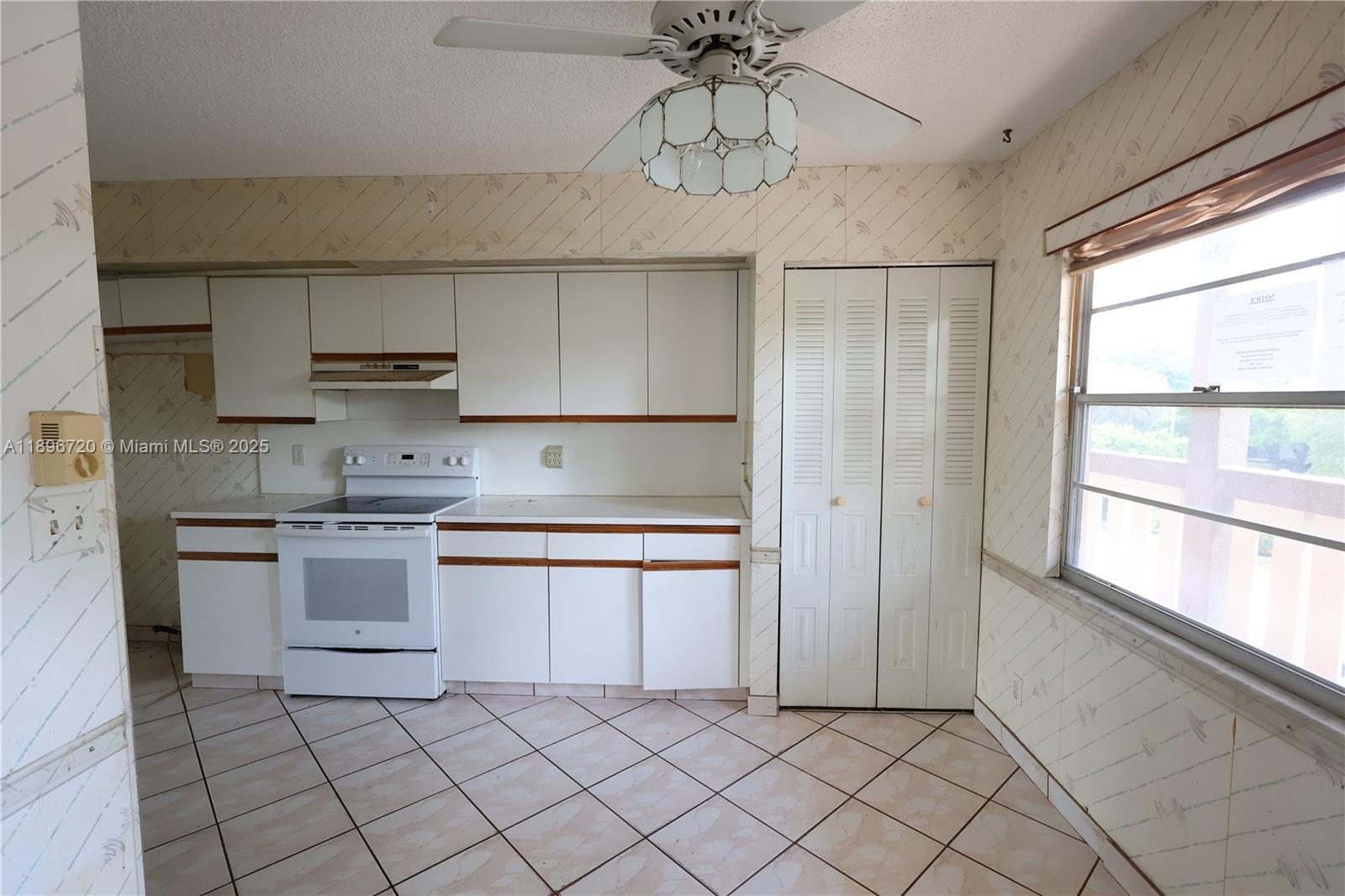 View photos, virtual tours, details... 1705 Andros Isle E3