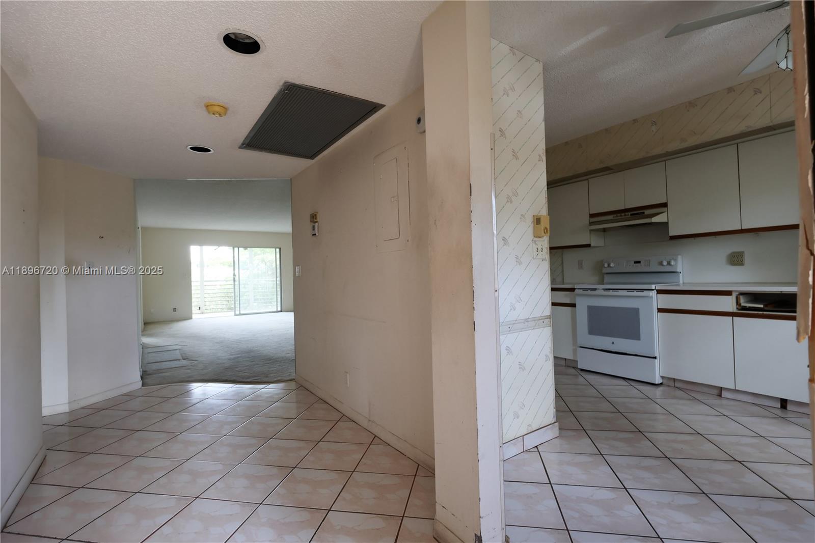 ANDROS VILLAGE E CONDO - Residential