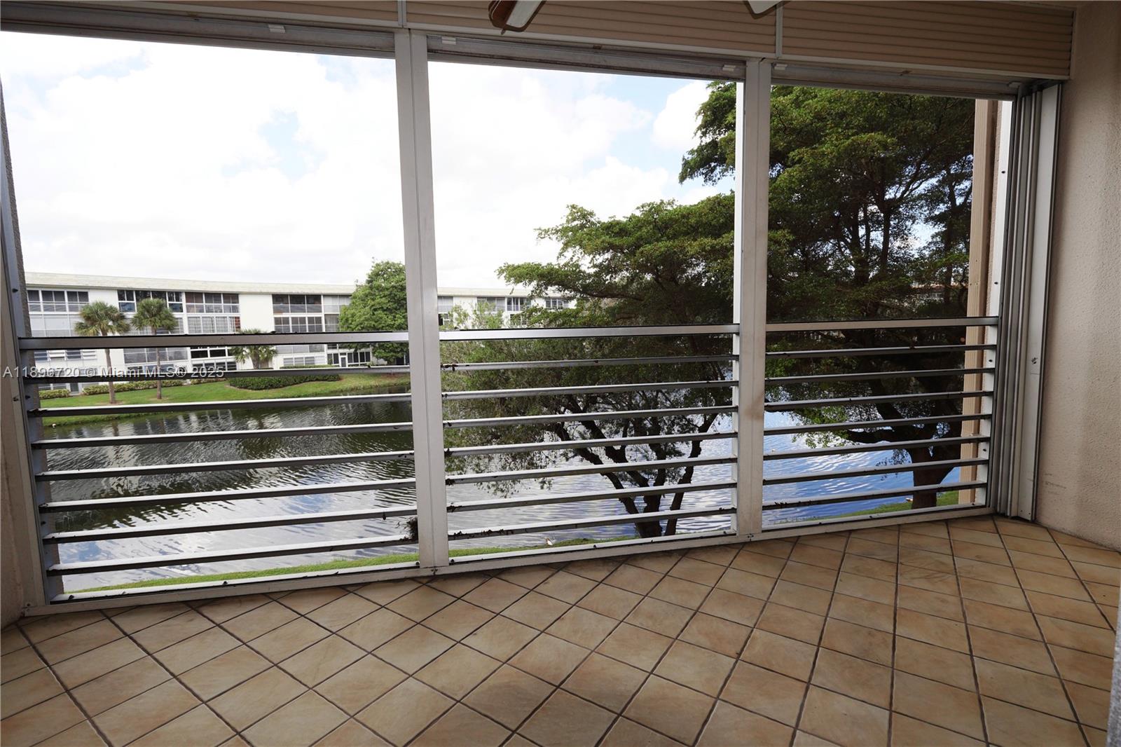 ANDROS VILLAGE E CONDO - Residential