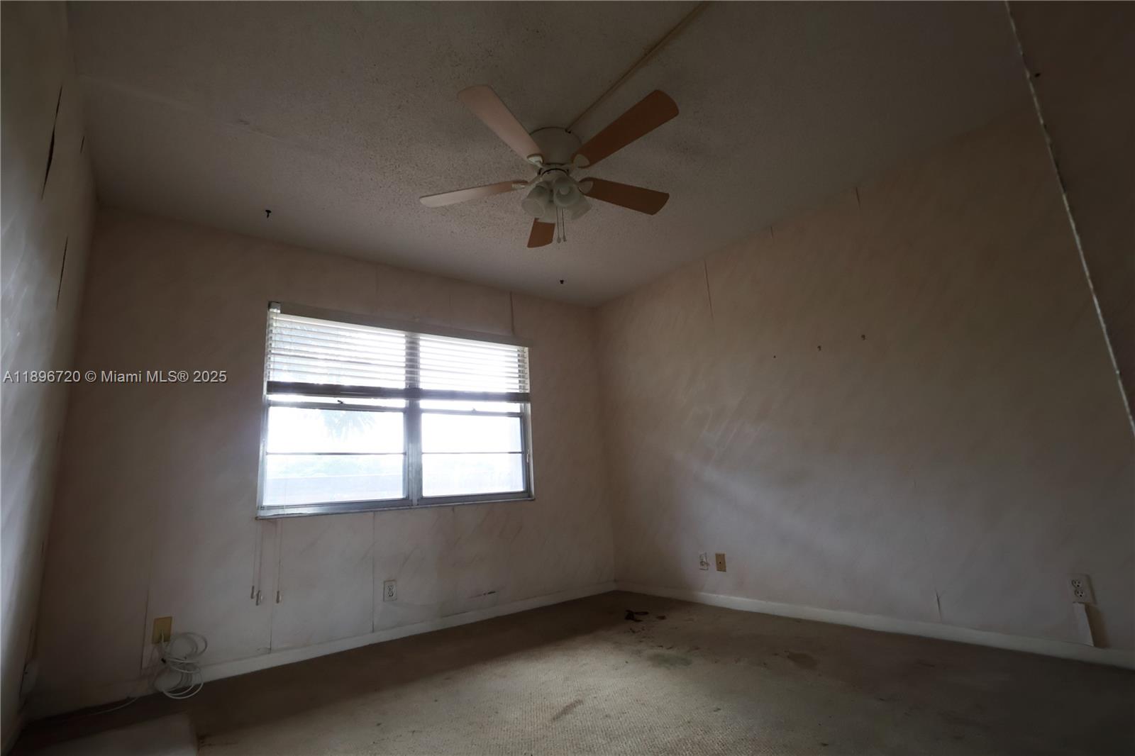 ANDROS VILLAGE E CONDO - Residential