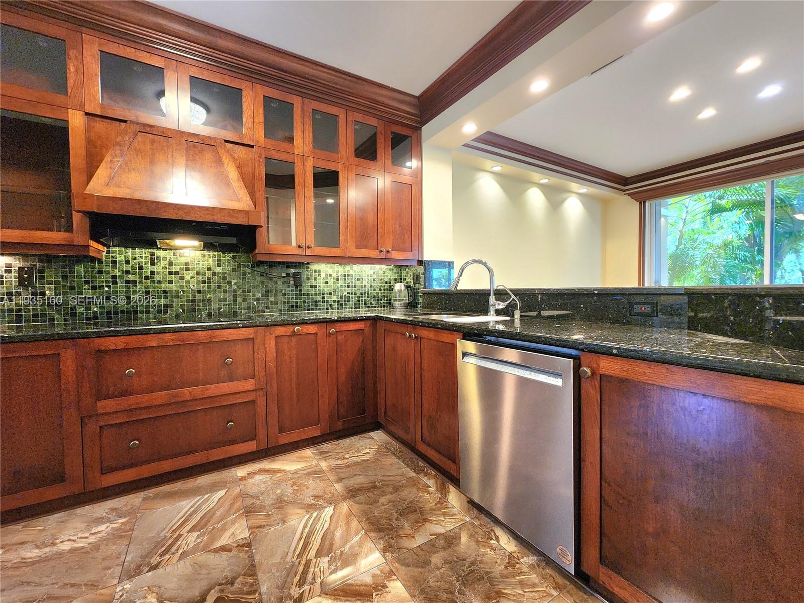 SPINNAKER BAY - Residential Lease