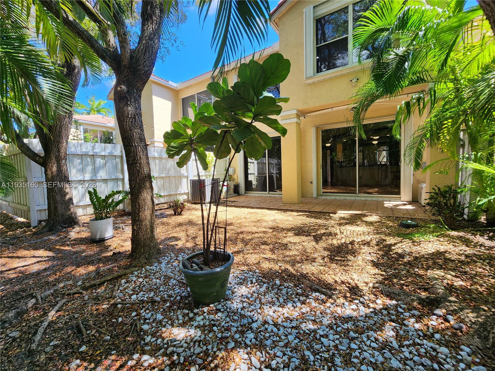 SPINNAKER BAY - Residential Lease