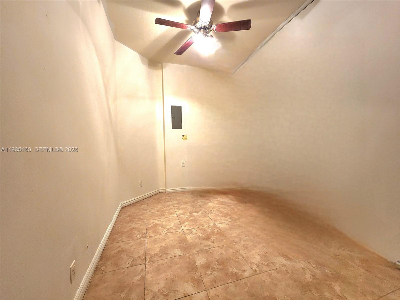 SPINNAKER BAY - Residential Lease