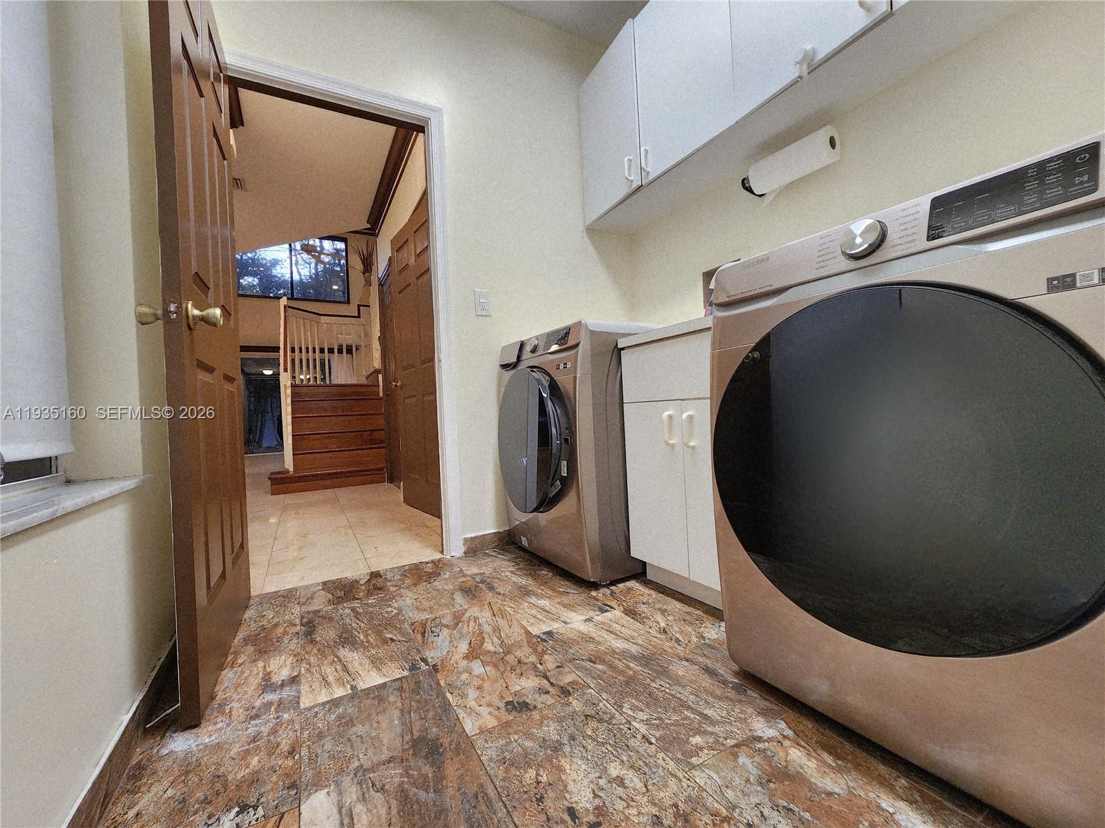 SPINNAKER BAY - Residential Lease