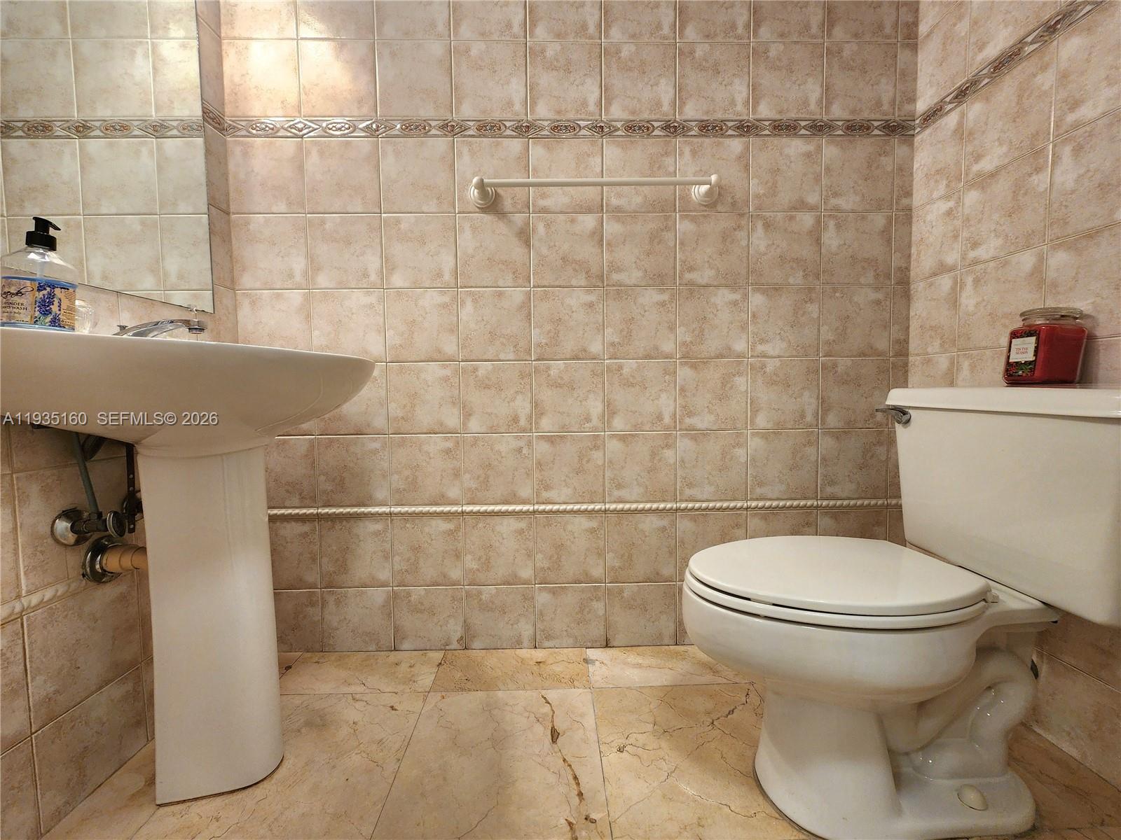 SPINNAKER BAY - Residential Lease