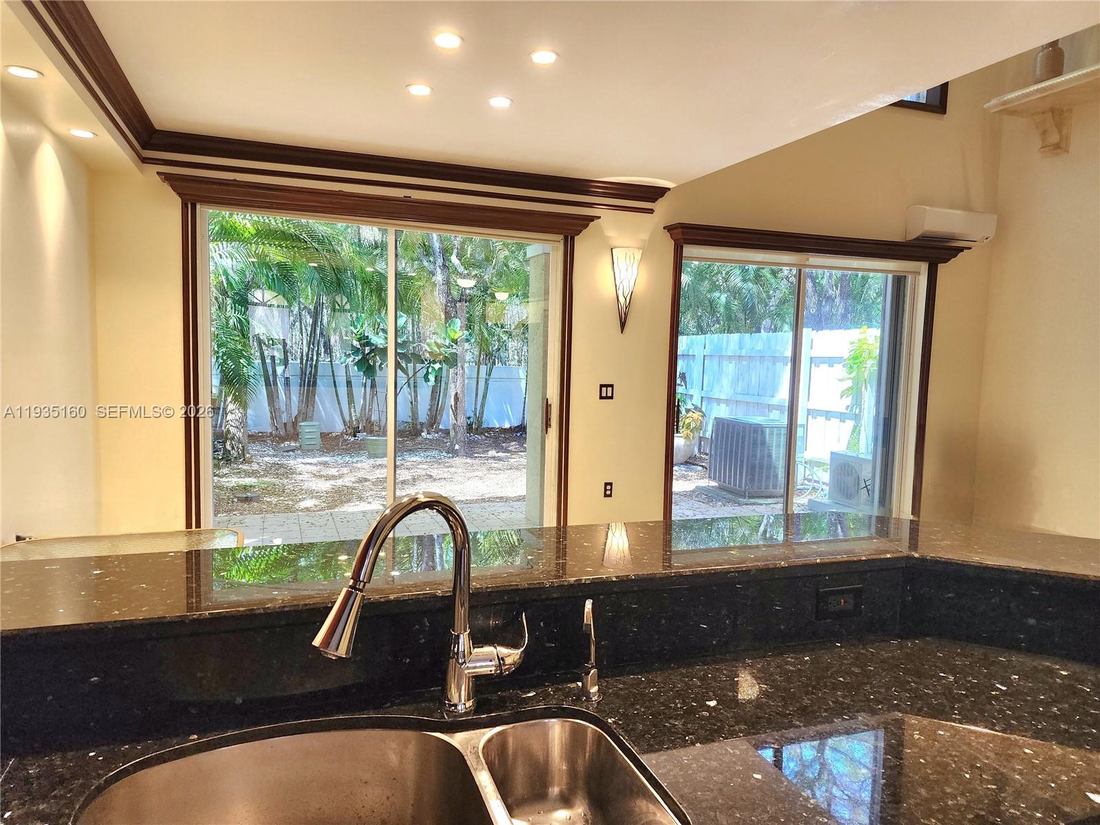 SPINNAKER BAY - Residential Lease