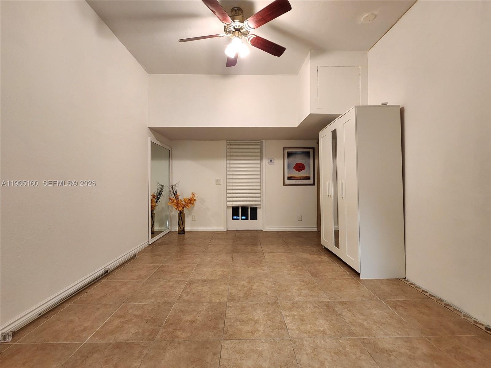 SPINNAKER BAY - Residential Lease