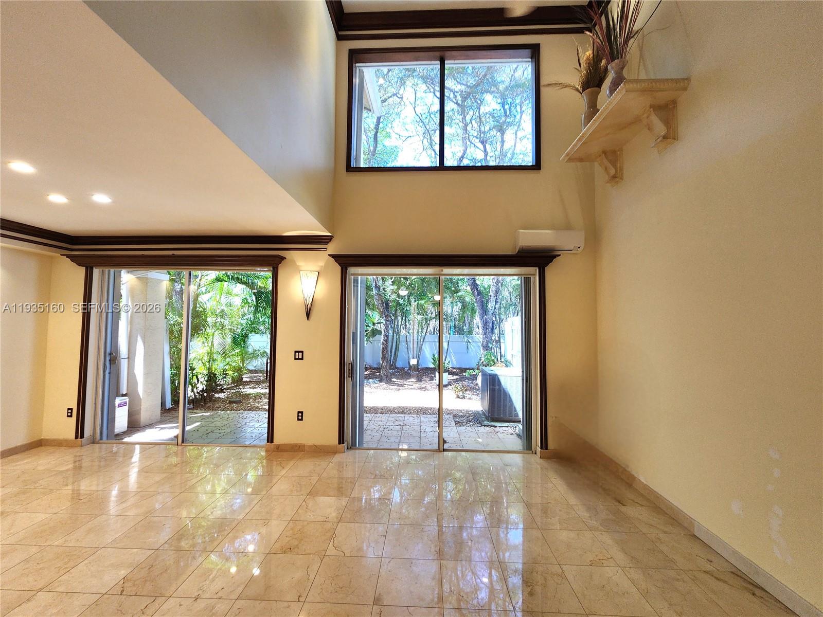 SPINNAKER BAY - Residential Lease