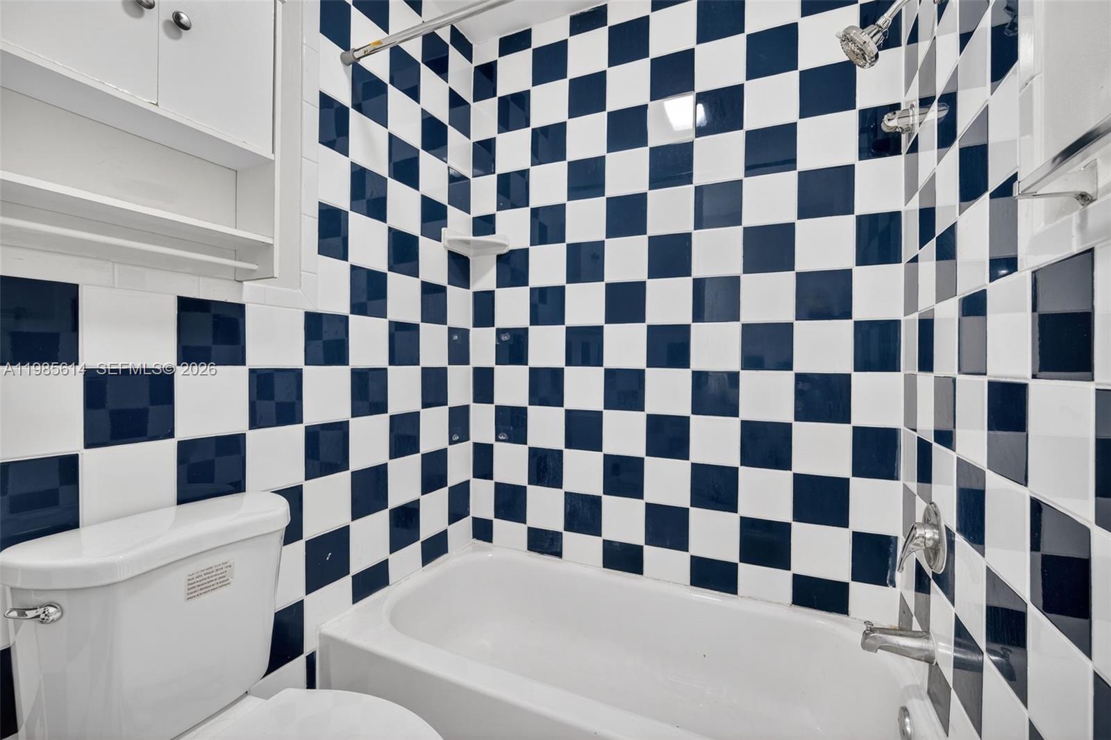 WESTVIEW CONDOMINIUM NO T - Residential Lease