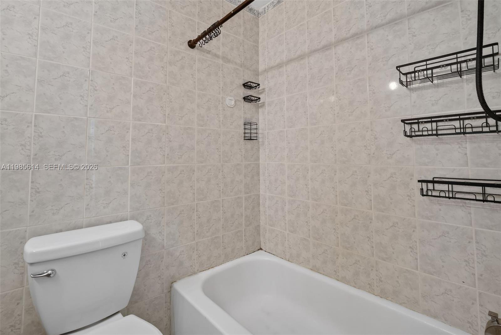 WESTVIEW CONDOMINIUM NO T - Residential Lease