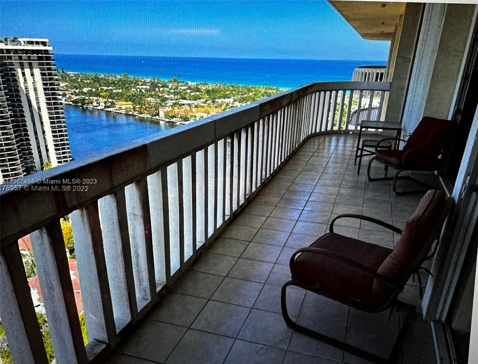 Must see! Spectacular views from this 1 Bedroom 1 1/2 baths in Luxurious Turnberry Towers! Fully furnished with Washer and Dryer in the unit. Open kitchen with amazing views of the ocean, intracoastal and city skyline!
Building amenities include a gym, pool under renovation, card and party rooms, extra storage, 24 hour security and valet parking and a Shabbat elevator! Close to Aventura Mall, fine dining, great shopping, house of worship, all major highways and both international airports, and the popular 3 mile exercise trail around the Turnberry Golf Course.