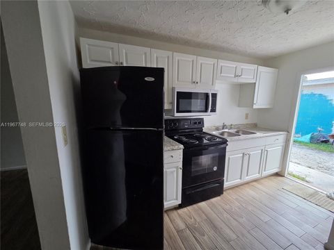 Photo of 503 N 25th St #2, Fort Pierce, FL 34947 (MLS # A11967748)