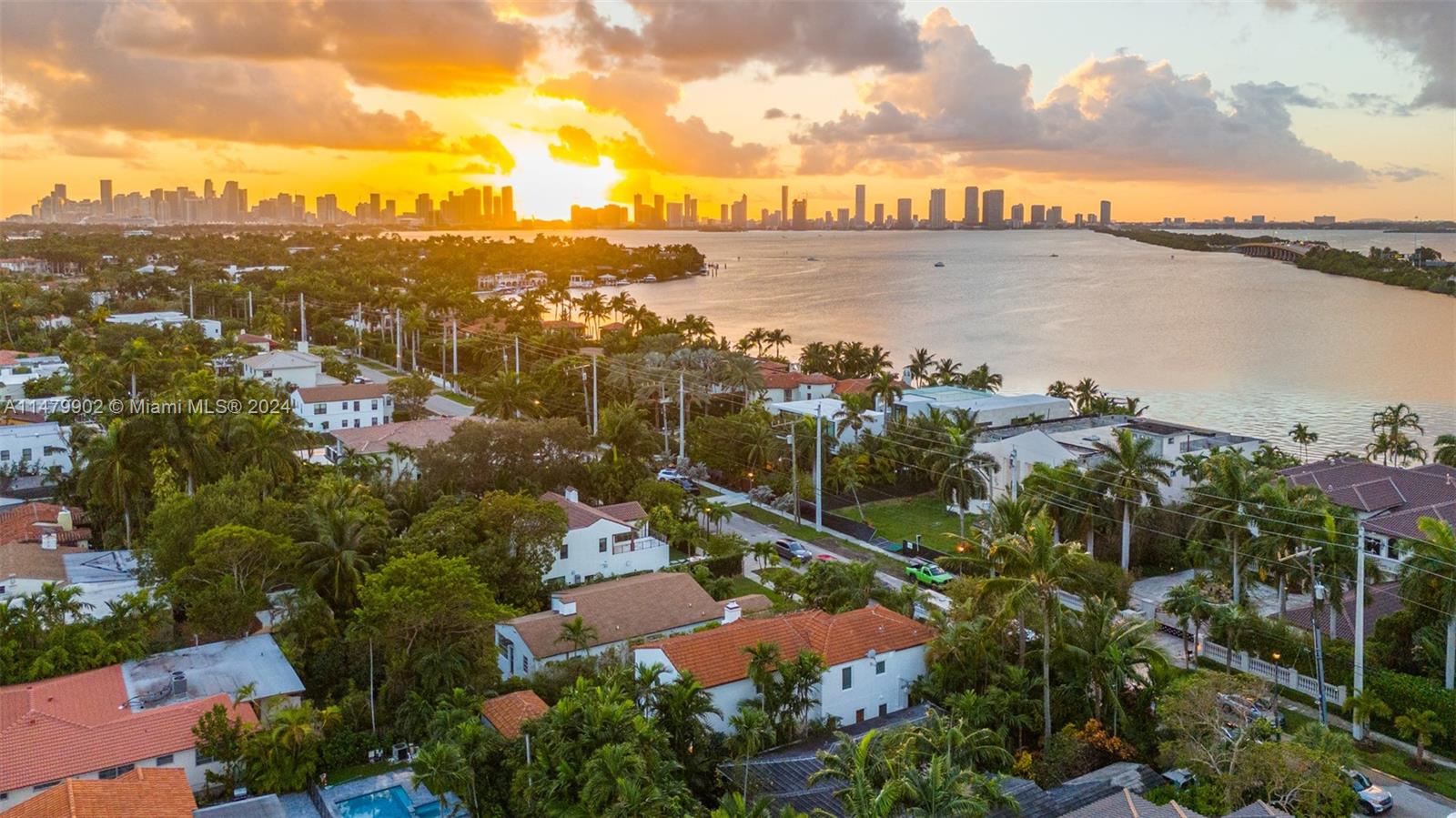 AMD PLAT OF SUNSET LAKE S - Residential