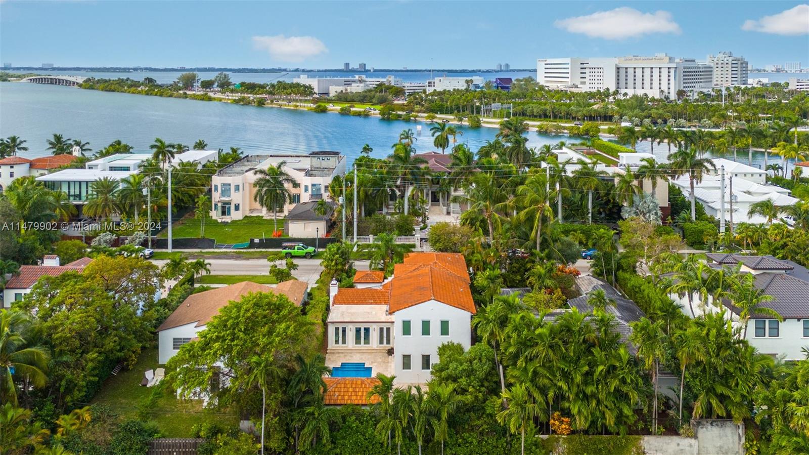 AMD PLAT OF SUNSET LAKE S - Residential