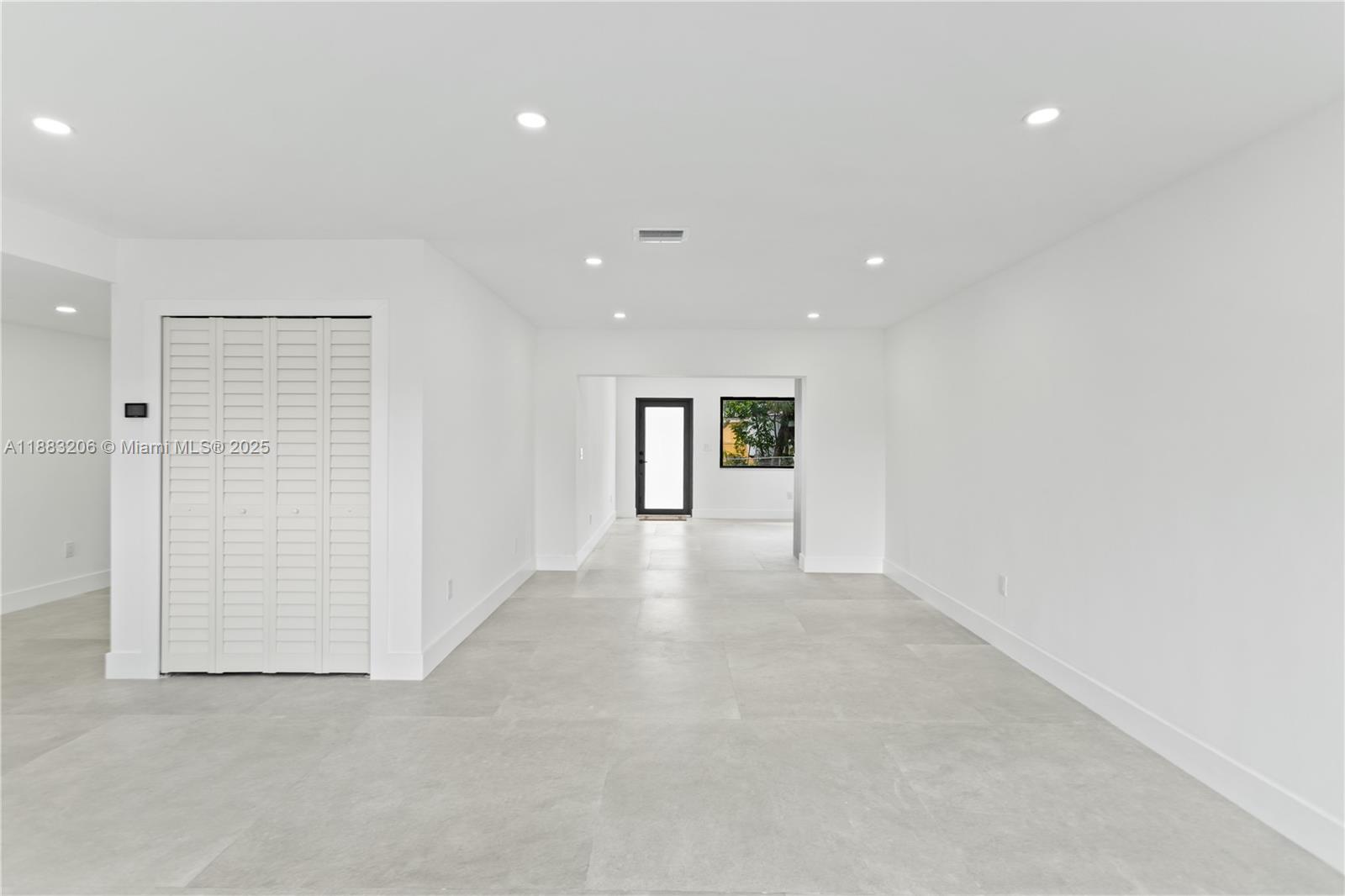 LAUDERDALE MANORS ADD - Residential